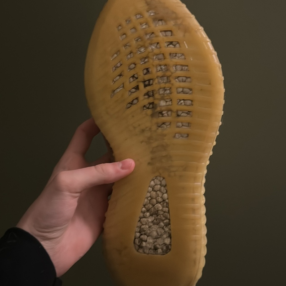 Yeezy 350 - Picture 5 of 7